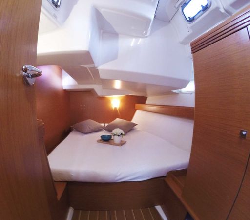 Jeanneau Sun Odyssey 42 | Sweet Alis