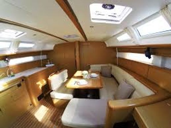 Jeanneau Sun Odyssey 42 | Sweet Alis