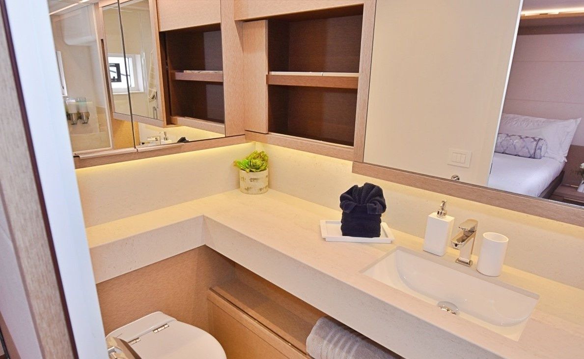 Lagoon Seventy 7 | Twin Flame