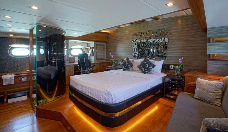 Pithak Shipyard 104 | Silver Lining