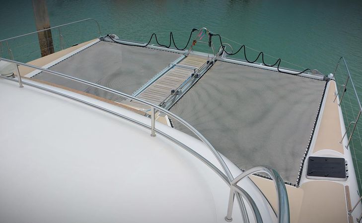 Serenity 73 | White Swan