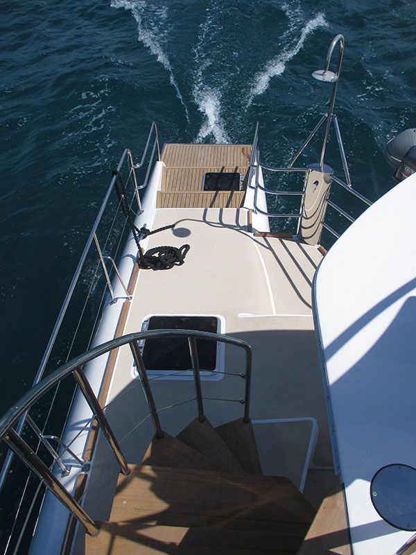 Serenity 73 | White Swan