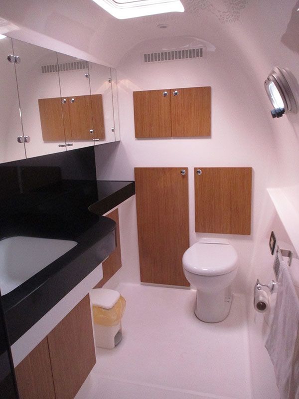 Serenity 73 | White Swan