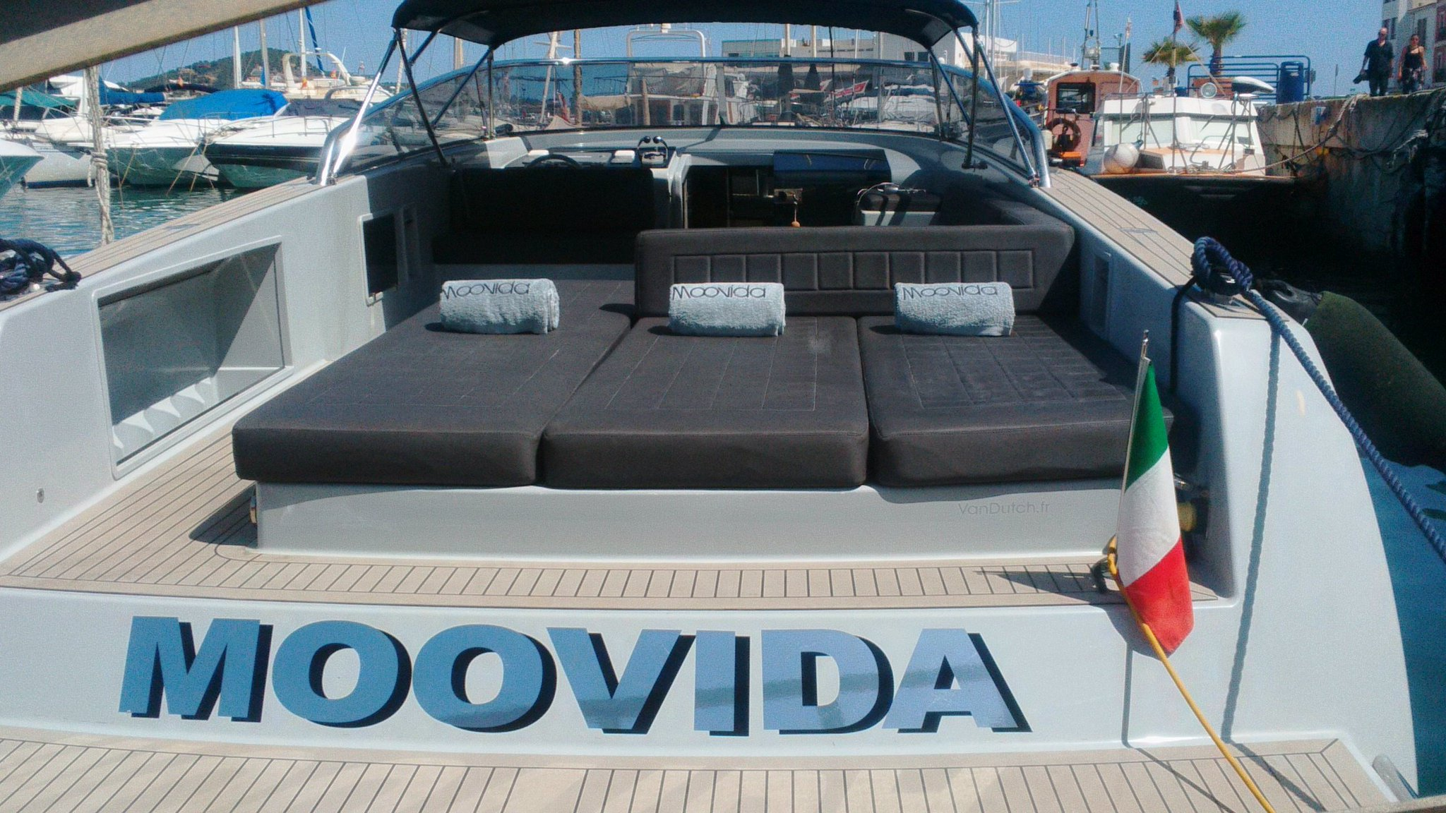 Van Dutch 40 | Moovida