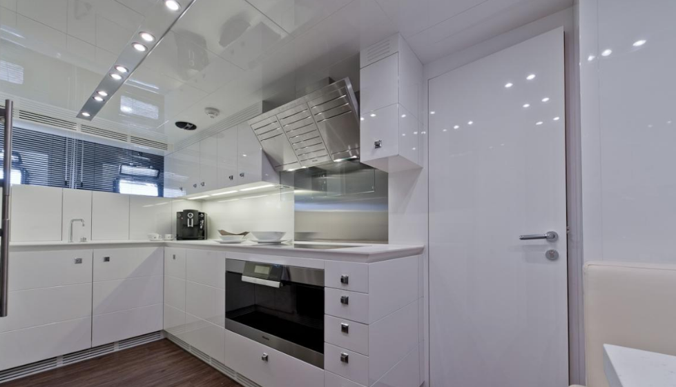 AB yachts AB 116 | Five Waves