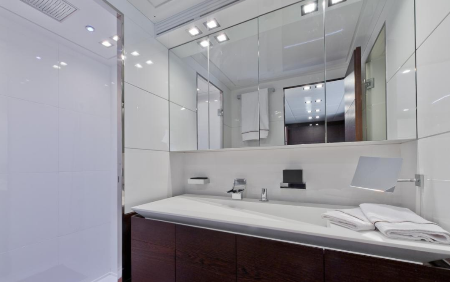 AB yachts AB 116 | Five Waves