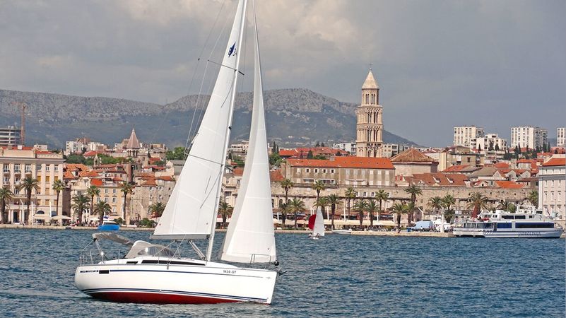 Bavaria Cruiser 34 | Artina