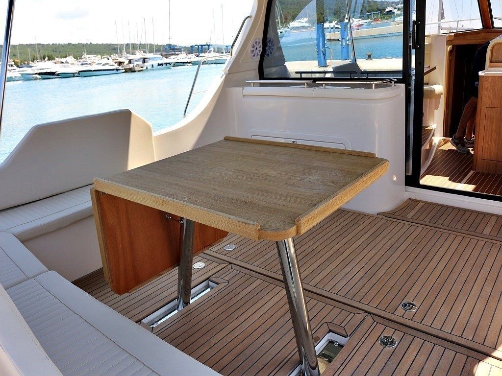 SAS Vektor 44 | Roberta