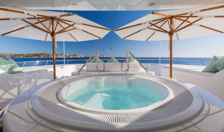 Feadship 213 | Callisto