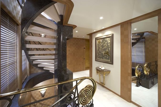 Feadship 213 | Callisto