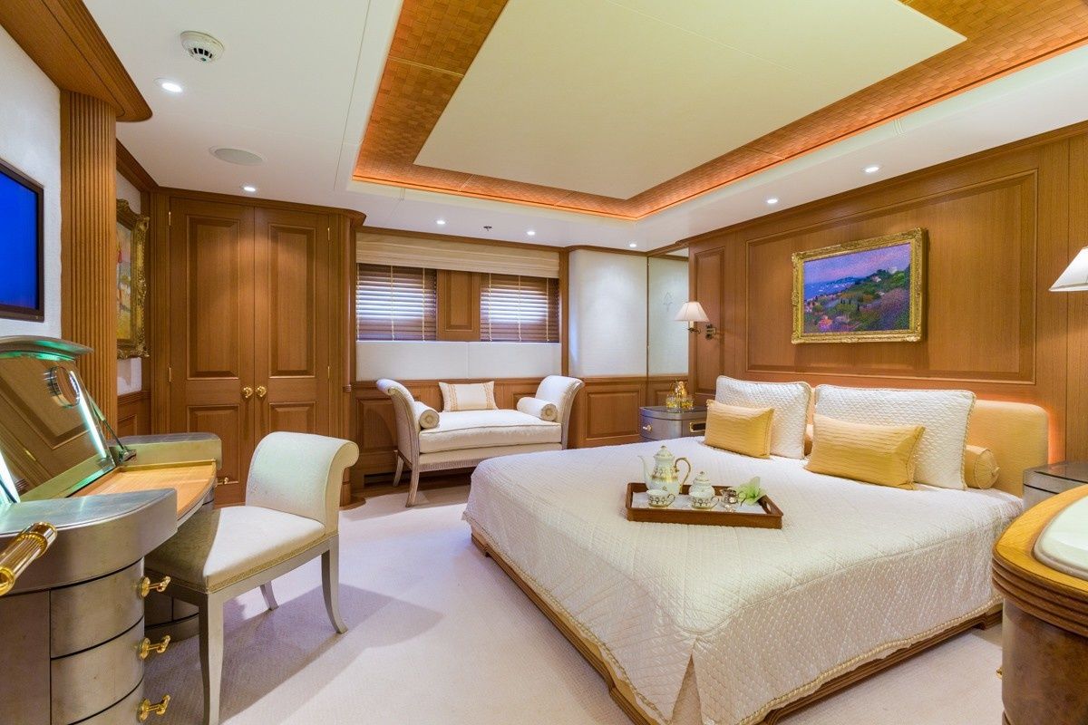 Feadship 213 | Callisto