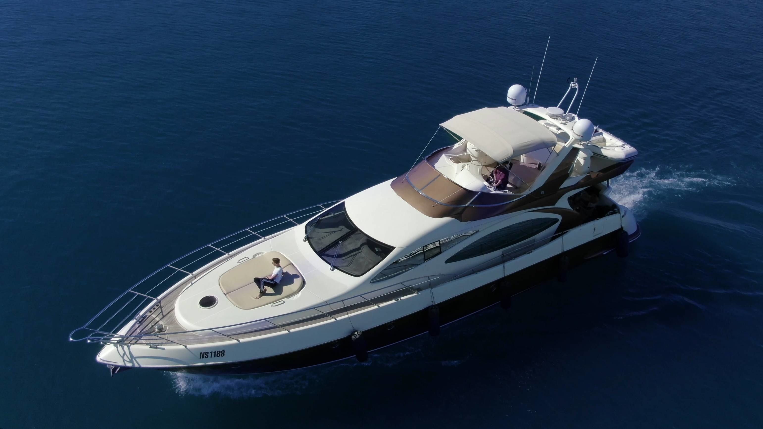 Azimut 68 | Medusa