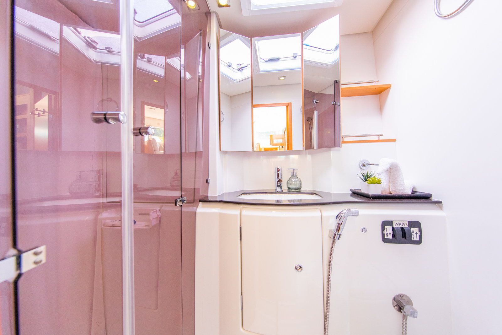 Lagoon 620 | Jyohana