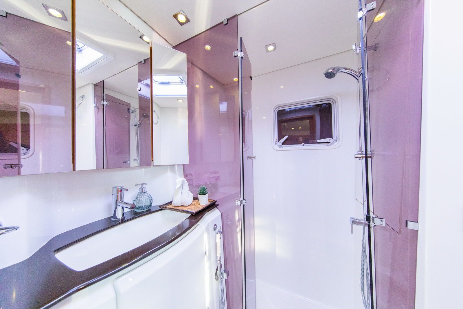 Lagoon 620 | Jyohana