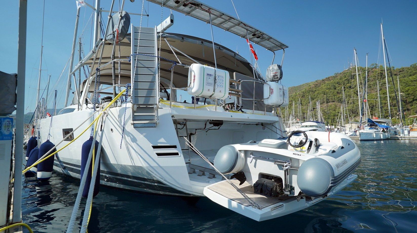 Jeanneau 64 | Freedom