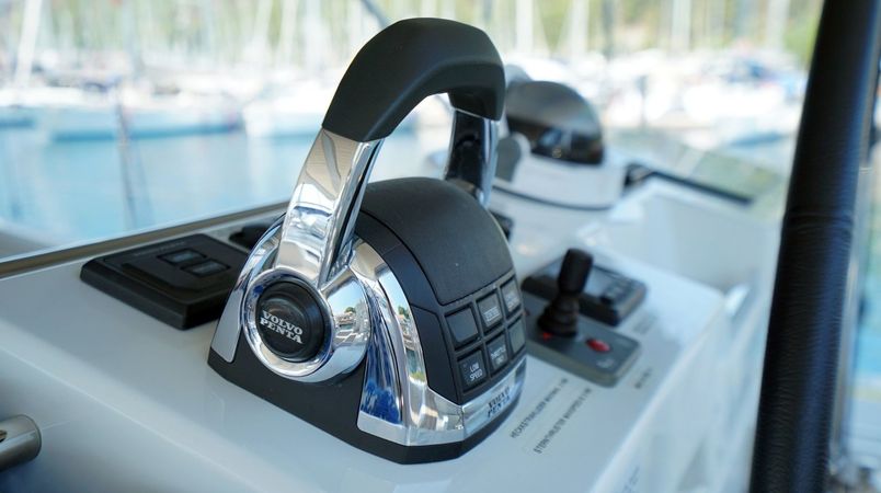 Jeanneau 64 | Freedom