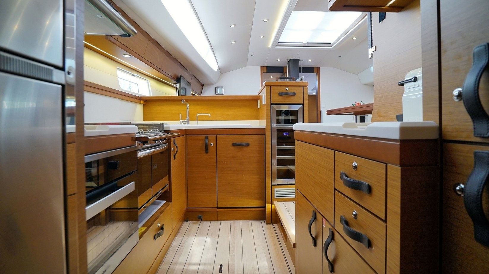 Jeanneau 64 | Freedom