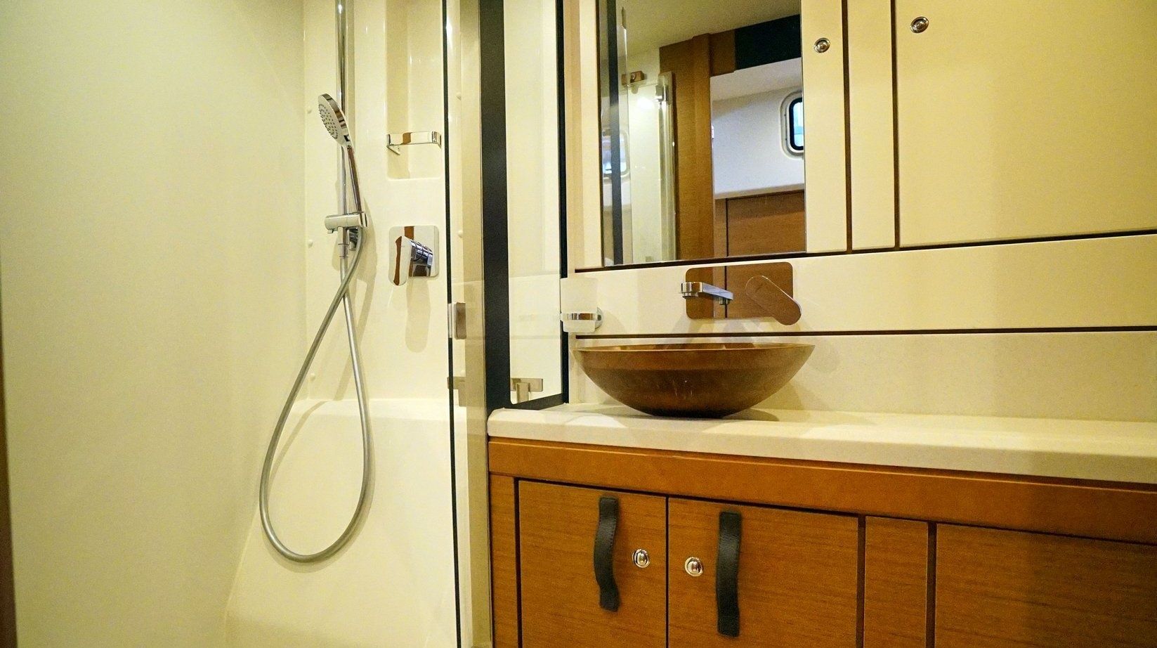 Jeanneau 64 | Freedom