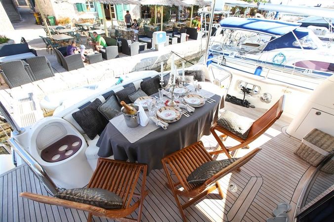 Yaretti 2210 | Mira Mare