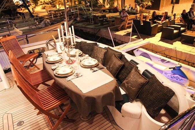 Yaretti 2210 | Mira Mare