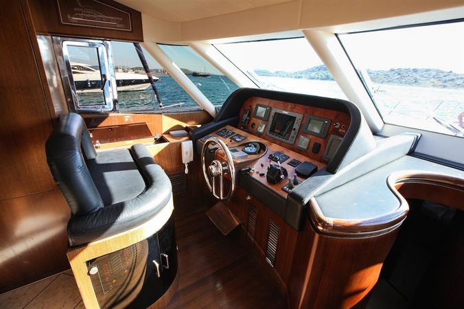 Yaretti 2210 | Mira Mare