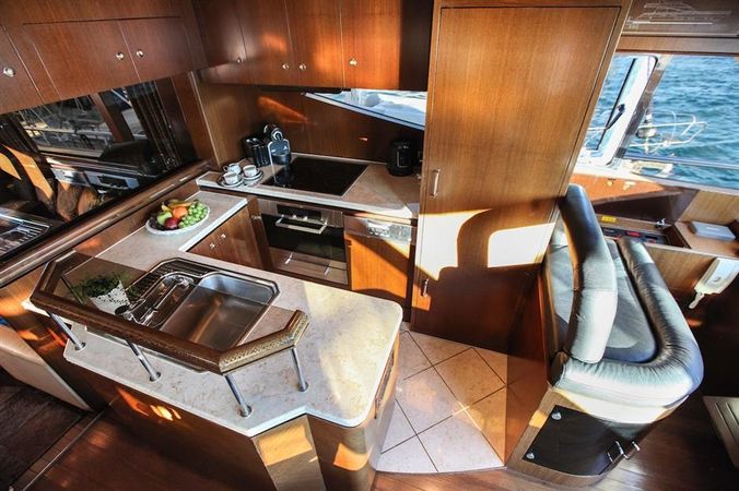 Yaretti 2210 | Mira Mare