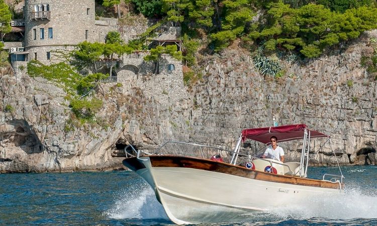 Custom Built Ferrara 7.80 | Bella Vita