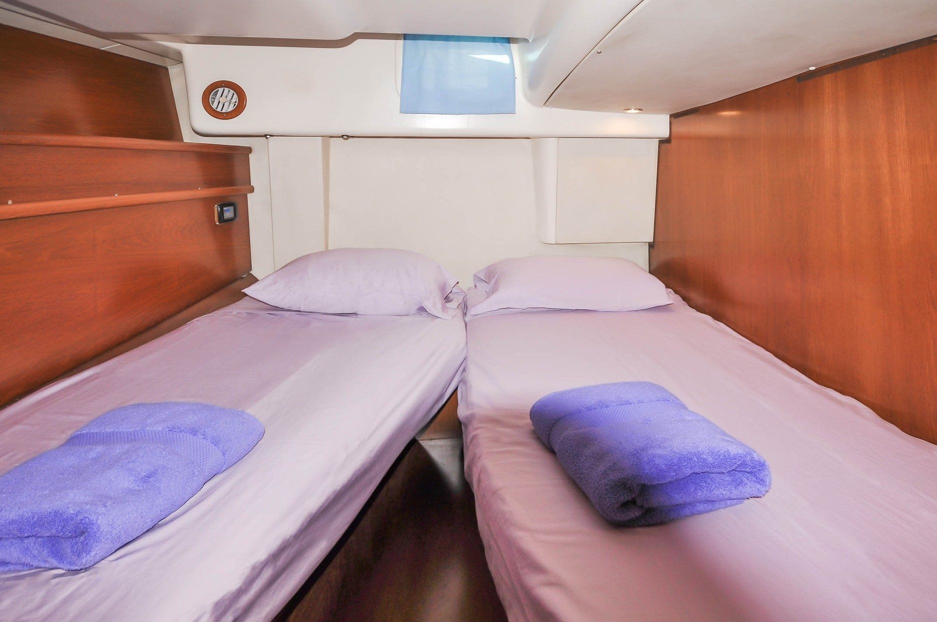 Jeanneau Sun Odyssey 54 DS | Windward Spirit