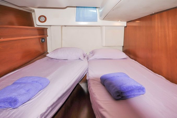 Jeanneau Sun Odyssey 54 DS | Windward Spirit