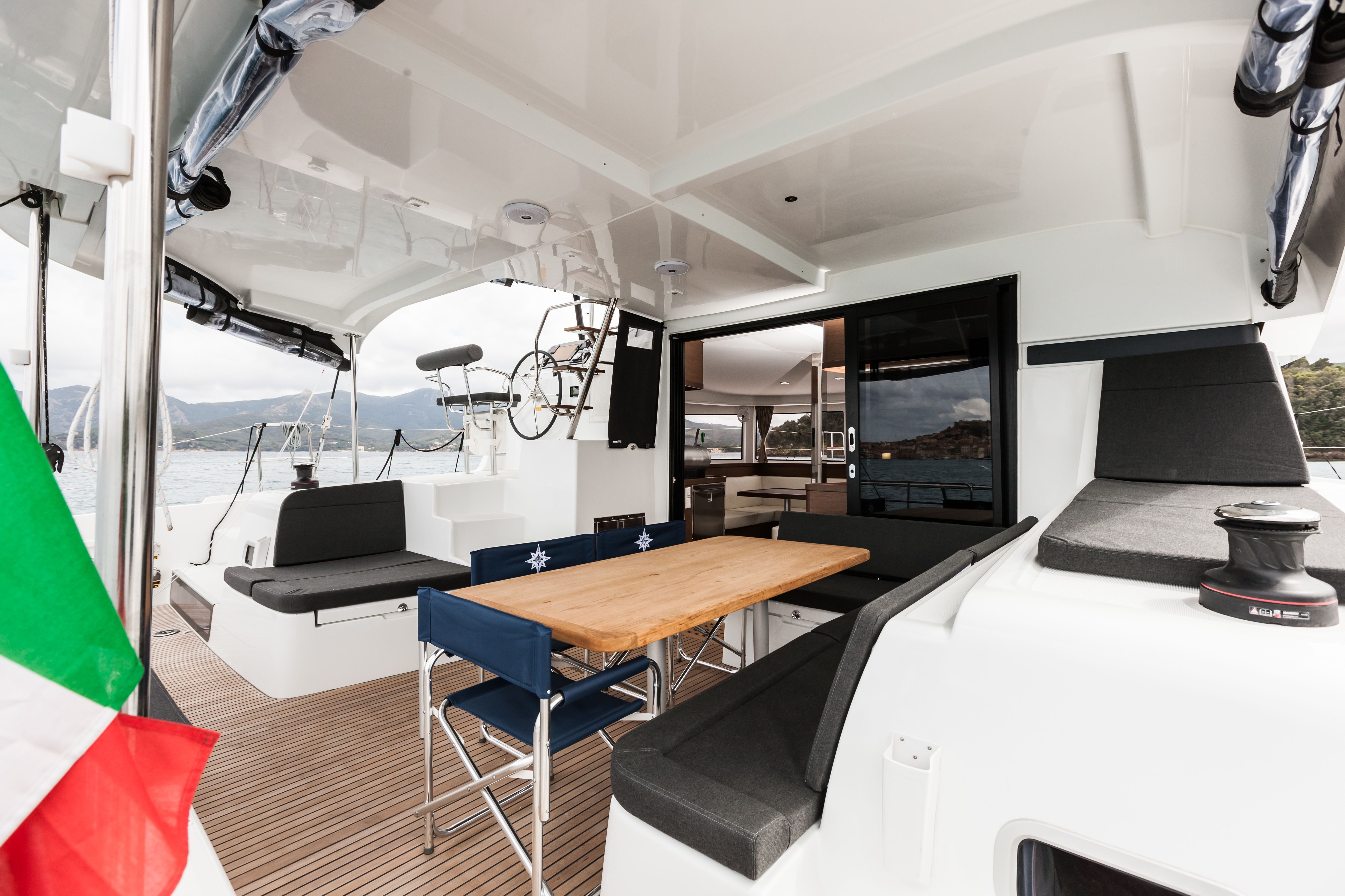 Lagoon 42 | Waterworld