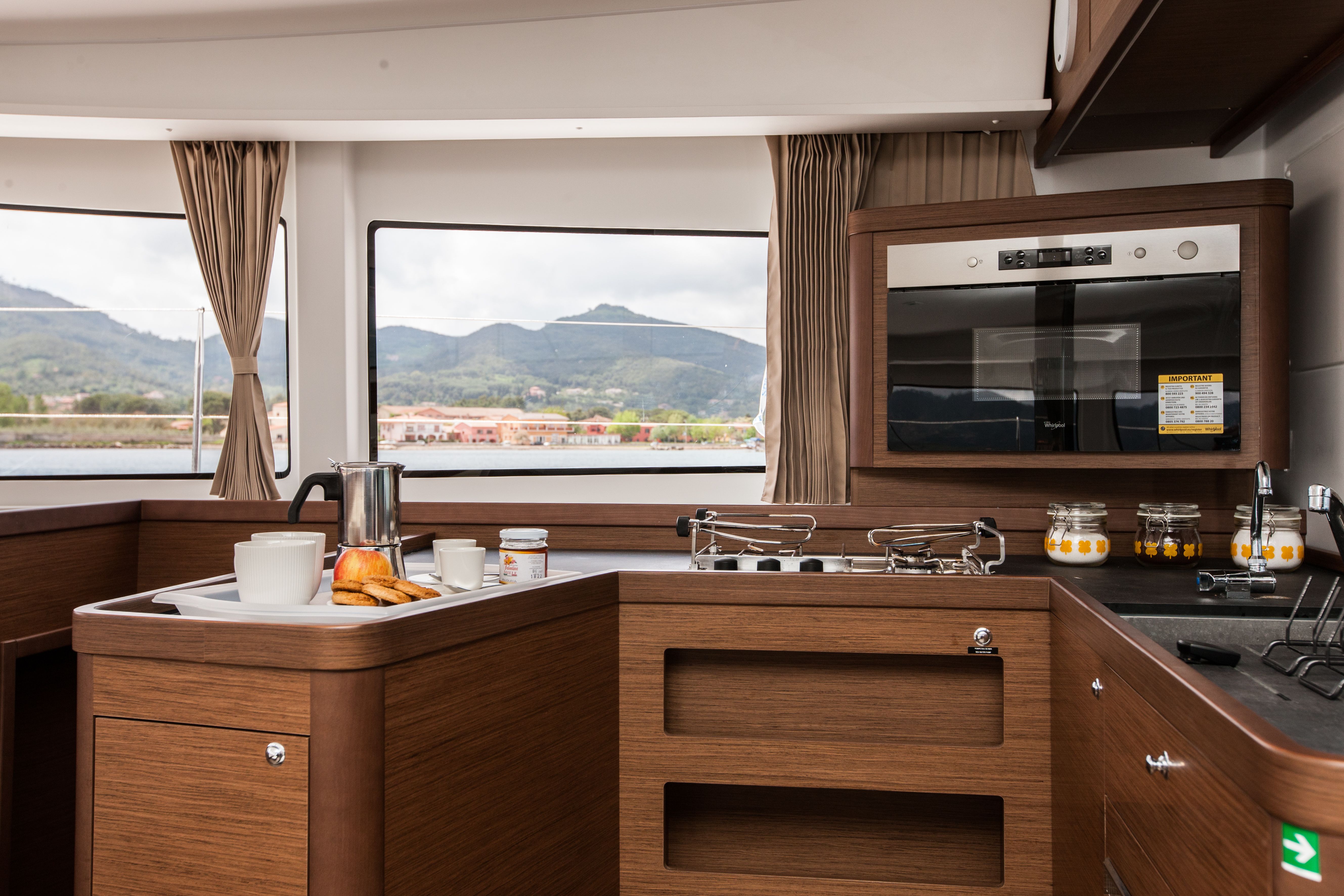 Lagoon 42 | Waterworld