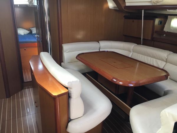 Jeanneau Sun Odyssey 49 | Easy Way