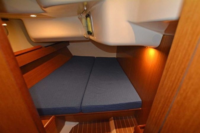 Jeanneau Sun Odyssey 49 | Easy Way