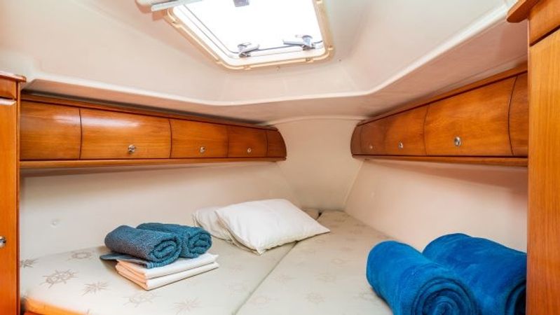 Bavaria Cruiser 32 | Lila