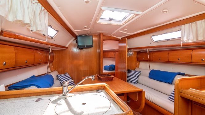 Bavaria Cruiser 32 | Lila