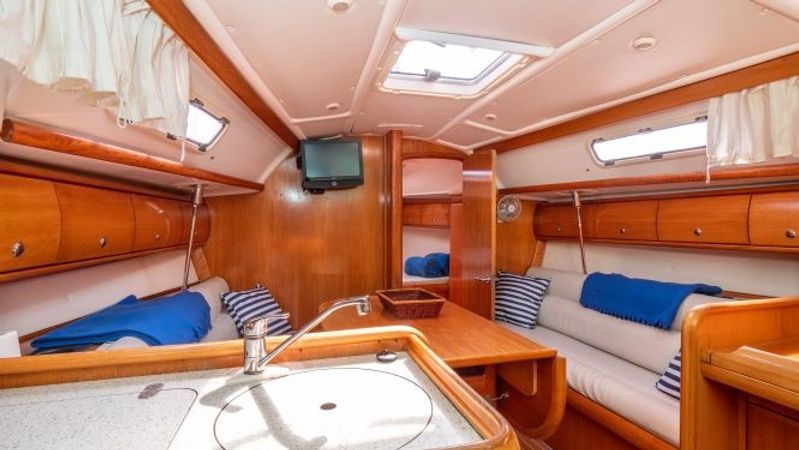 Bavaria Cruiser 32 | Lila