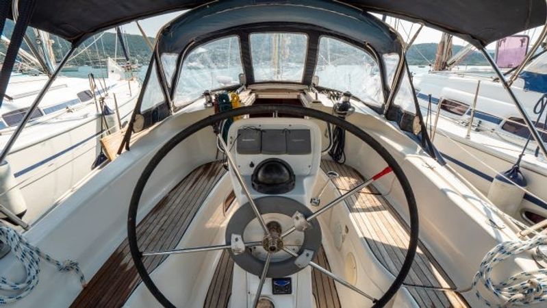 Bavaria Cruiser 32 | Lila