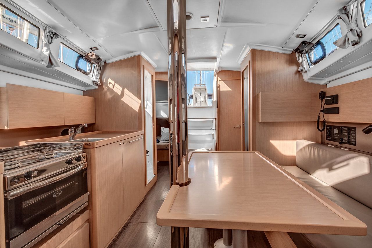 Beneteau Oceanis 38.1 | Harmonia