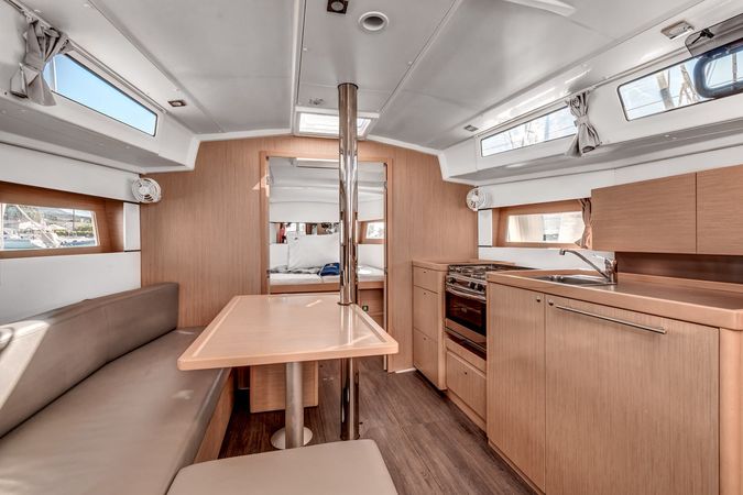Beneteau Oceanis 38.1 | Harmonia