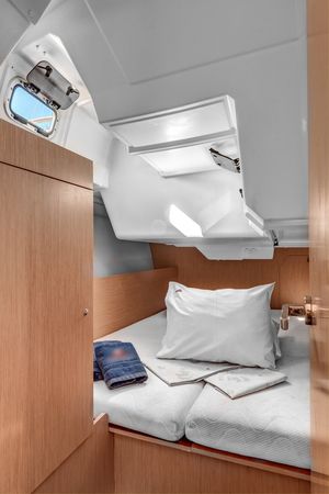 Beneteau Oceanis 38.1 | Harmonia