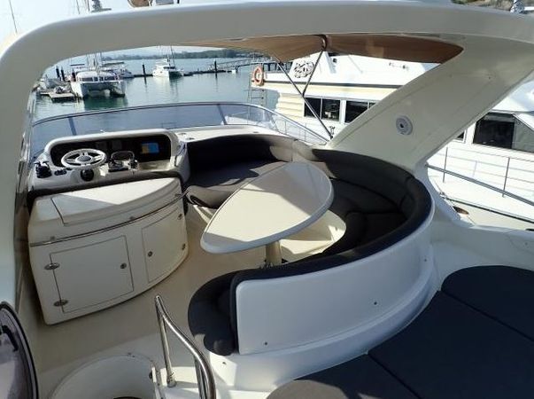 Azimut 55 | Pillars Spirit