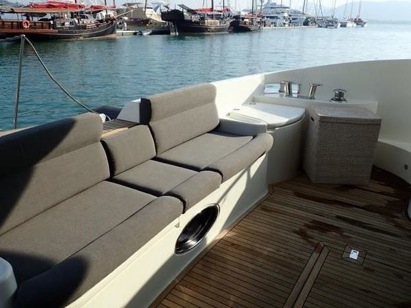 Azimut 55 | Pillars Spirit