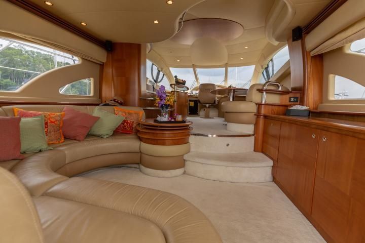 Azimut 55 | Pillars Spirit