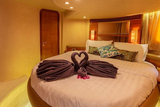 Azimut 55 | Pillars Spirit