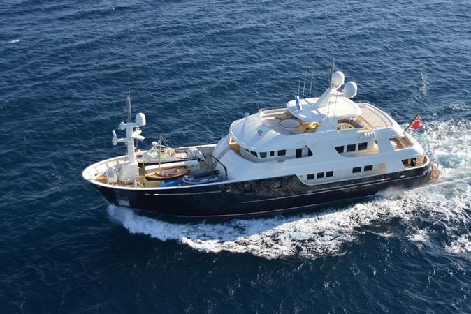 Newcastle Marine 128 | Safira