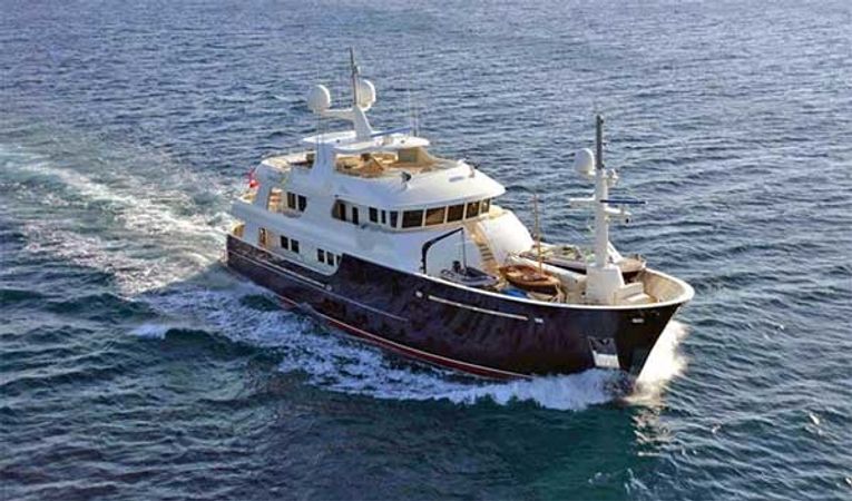 Newcastle Marine 128 | Safira