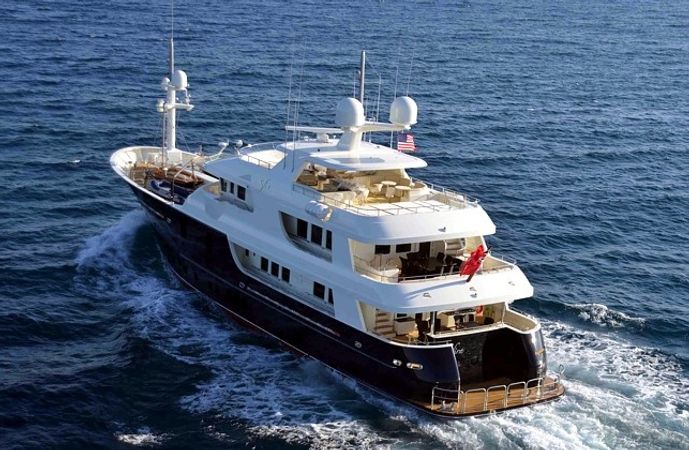 Newcastle Marine 128 | Safira