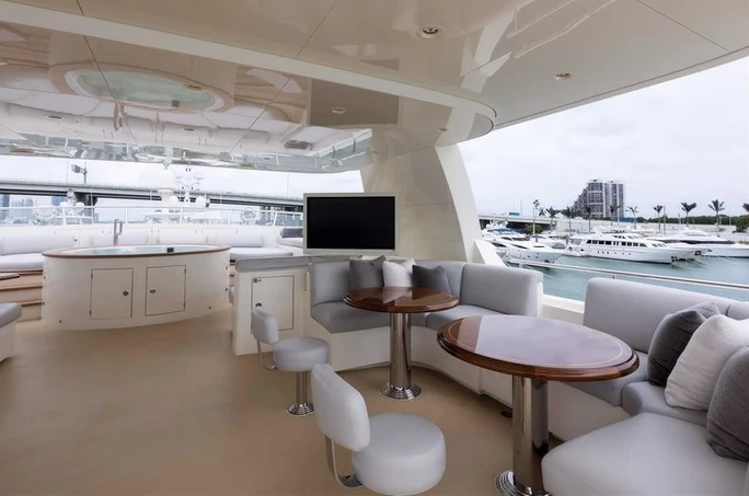 Newcastle Marine 128 | Safira