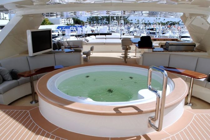 Newcastle Marine 128 | Safira