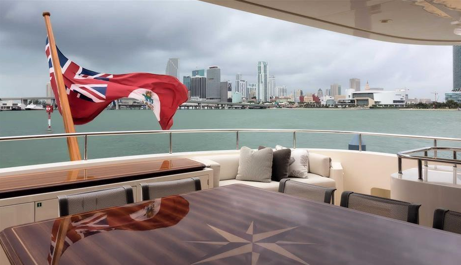 Newcastle Marine 128 | Safira